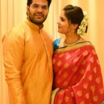 Akshaya Deodhar Instagram - आयुष्याची वाट नवी ही .. रंगीबेरंगी भासे … दु:खानंतर येईल सुख .. पडतील सुलटे फासे … रडणे हरणे विसरून जा तु .. प्रत्येक क्षण कर तू हसरा … रोज रोजचा दिवस फुलेल .. होईल सुंदर दसरा … विजयादशमीच्या हार्दिक शुभेच्छा !! 😊🙏🏻🌷☘️ . . #hardikakshaya