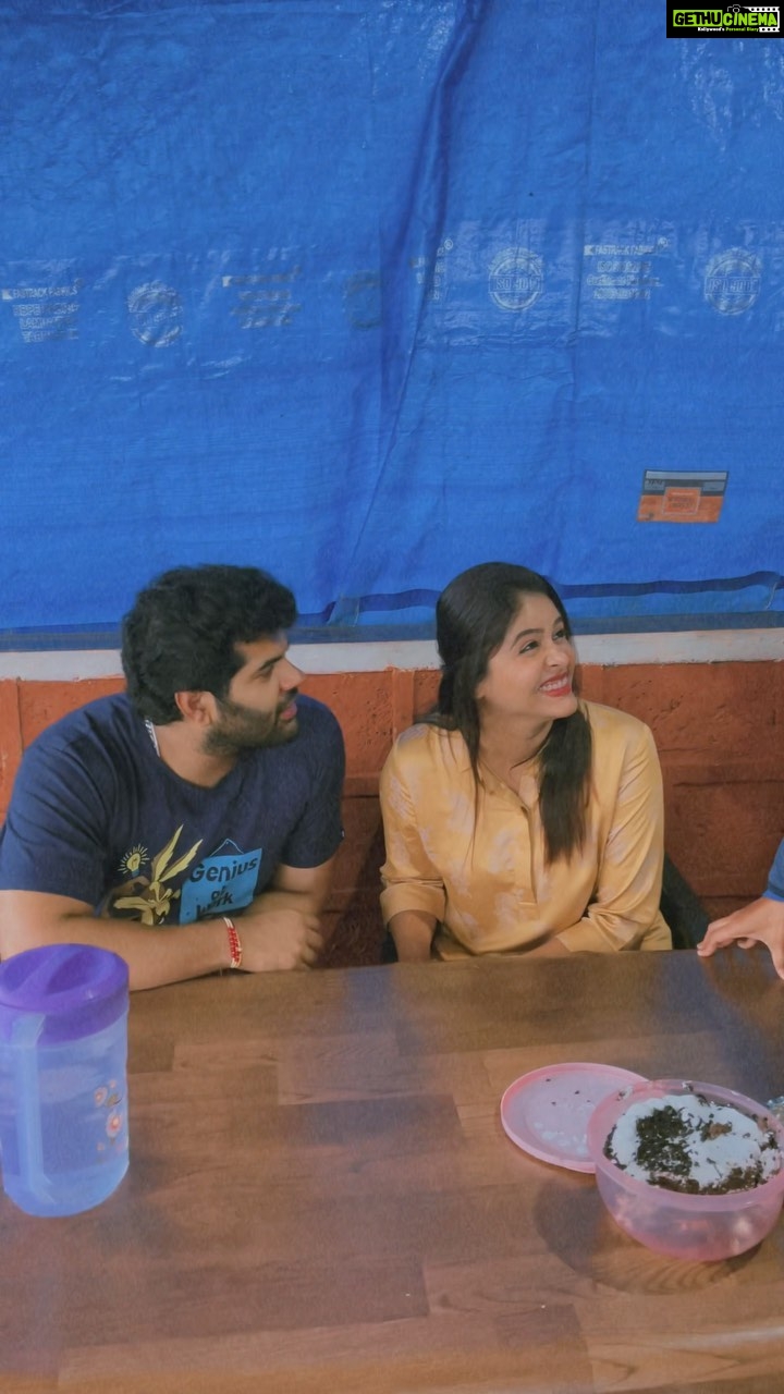 Akshaya Deodhar Instagram - You Got My Heart♥️✨ @hardeek_joshi . . . . #Instareels #Akshayadeodhar #HardeekJoshi