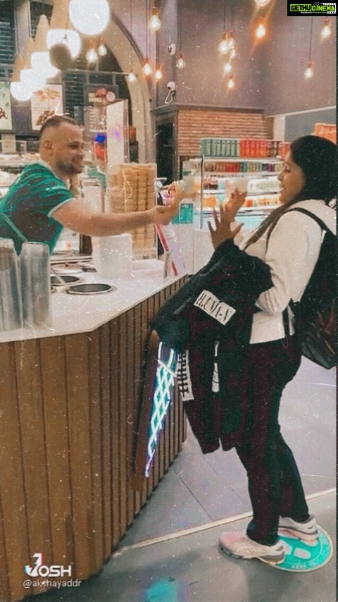 Akshaya Deodhar Instagram - Icecreams over anything!🤭🍦 ♥️ . . . . Follow me on @josh.marathi @officialjoshapp for more exclusive videos. . . #AkshayaDeodhar #Josh #joshappofficial #JoshApp #JoshMarathi