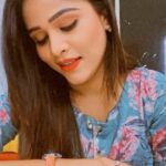Akshaya Deodhar Instagram - Offo!🥰♥️ . . . . Follow me on @josh.marathi @officialjoshapp for more exclusive videos. . . #AkshayaDeodhar #Josh #joshappofficial #JoshApp #JoshMarathi