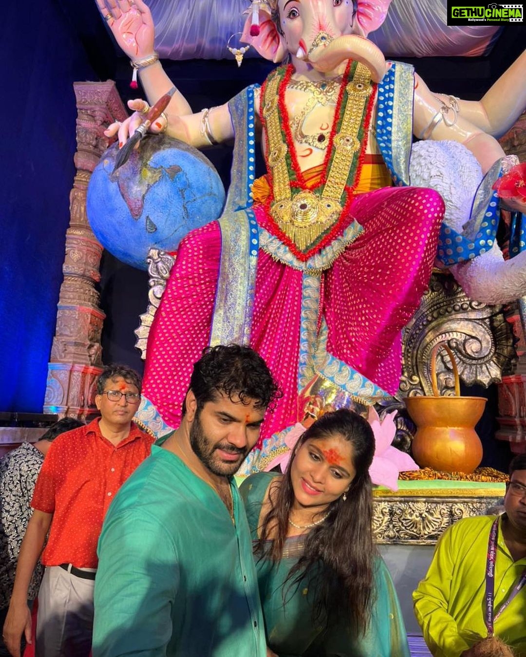 Akshaya Deodhar Instagram - गणपती चालले गावाला... चैन पडेना आम्हाला. बोला गणपती बाप्पा मोरया.. पुढच्या वर्षी लवकर या !! . . #festival #positivity #positivevibes #ganesha #lord #sanskar #sanskrit #parampara #bappa #bappamorya #blessed #blessings