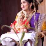 Akshaya Deodhar Instagram - बाप्पाच्या आगमनाची जंगी तयारी!🥳✨ . . Makeup and hair - @nikita_kumavat_makeovers Assist by- @madhuri_hairstylist Jewellery- @chandrakalm_jewellery Saree- @nakshtra252018 Blouse- @rkboutiqueandtailors Photos and Video- @portraits_by_chinmay Shoot location - @beltungwada . #AkshayaDeodhar #ganpatibappamorya #ganeshchaturthi #GaneshChaturthi2023 #shoot #reelsinstagram #trendingreels
