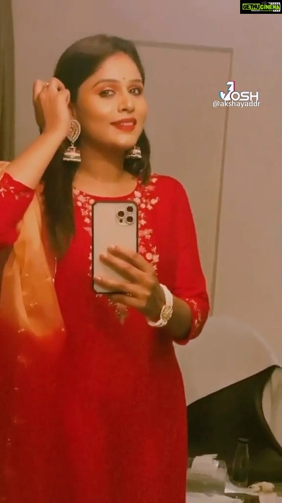 Akshaya Deodhar Instagram - Chaasni.❤️ . . . Follow me on @josh.marathi @officialjoshapp for more exclusive videos. . . #AkshayaDeodhar #Josh #RealHai #joshappofficial #JoshApp #JoshMarathi
