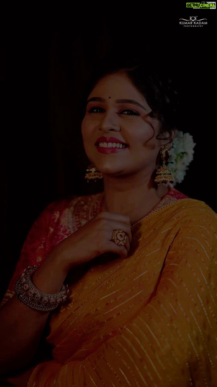 Akshaya Deodhar Instagram - Saree- @mishansi_fashionstudio Makeup by - @renukamakeupartist Jwellery by - @chandrakalm_jewellery Style by - @_._stylist_shurti_._ Video by- @kumar_kadam_