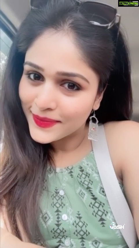 Akshaya Deodhar Instagram - Snap snap!🤩 . . . . . Follow me on @josh.marathi @officialjoshapp for more exclusive videos. . . #AkshayaDeodhar #Josh #joshappofficial #JoshApp #JoshMarathi