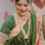 Akshaya Deodhar Instagram - On my special day, I trusted @nikita_kumavat_makeovers for my hair. She did both the hairstyles perfectly , hassle free & as decided! Very impressed by her quickness and work. Thank you @nikita_kumavat_makeovers ❤️ . Saree by @saudamini_handloom Blouse by @nishfash_design_studio Draping by @anagha_10_11_ap Makeup by @visagemakeover Hair by @nikita_kumavat_makeovers Jewellery by @chandrakalm_jewellery Hair Accessories by @nathicha__nakhara Hardeek’s Outfit by @theurbanstory_ Hardeek’s Makeup by @visagemakeover Venue: @avismara.celebrations Food: @bendrecaterers Decor by @wecorpevents Mangalagaur Performance by @manasikanetkar & team @mks_dance_studio_ Beautiful video by @sevenvowstories Event & PR by @wechitramedia @n.i.d.s_ . #अहा #AHa #AkshayaDeodhar #HardeekJoshi #Mangalagaur #Pujan #Blessed