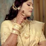 Akshaya Deodhar Instagram - All I wanted to reflect with this look was calmness, purity and elegance. Thanks to @visagemakeover for helping me achieve it.❤️ I worked with Vaishnavi for the first time and it was a great experience. She was patient, cooperative and quick as well. Thank you @visagemakeover @visagemakeoveracademy ❤️ . . Makeup by @visagemakeover Hair by @nikita_kumavat_makeovers Saree by @saudamini_handloom Blouse by @nishfash_design_studio Jewellery by @chandrakalm_jewellery Hardeek’s Outfit by @theurbanstory_ Hardeek’s Makeup by @visagemakeover Venue: @avismara.celebrations Event: @bendrecaterers Decor by @wecorpevents Shot by @sevenvowstories Event & PR by @wechitramedia @n.i.d.s_ . #अहा #AHa #AkshayaDeodhar #HardeekJoshi #Mangalagaur #Pujan #Blessed