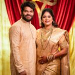 Akshaya Deodhar Instagram - मंगळागौर पुजन…🙏🏻✨ . Makeup by @visagemakeover Hair by @nikita_kumavat_makeovers Saree by @saudamini_handloom Blouse by @nishfash_design_studio Jewellery by @chandrakalm_jewellery Hardeek’s Outfit by @theurbanstory_ Hardeek’s Makeup by @visagemakeover Venue: @avismara.celebrations Event: @bendrecaterers Decor by @wecorpevents Pictures by @sevenvowstories Event & PR by @wechitramedia @n.i.d.s_ . #अहा #AHa #AkshayaDeodhar #HardeekJoshi #Mangalagaur #Pujan #Blessed