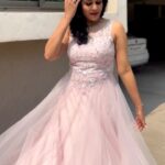 Akshaya Deodhar Instagram – Pretty woman walking down the street.❤️

In frame – @akshayaddr 
Styling – @style_by_apurva 
Make up and  hair – @vinodsarodemakeupartist 
Outfit – @urbandulhaniya 

#akshayadeodhar #reelsinstagram #monday #pink #mood #instagram #photography #makeupartist #beauty #fashionmodel #marathi #actress #style #fashion #fashionstyle #fashiongram #instagramers #styleblogger #stylediary