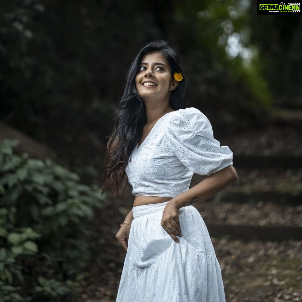 Akshaya Udayakumar Instagram - In her own element ❤✨ COSTUME 👗 : @queen_bee_suji #kuku #bigbosstamil #creator #vijaytv
