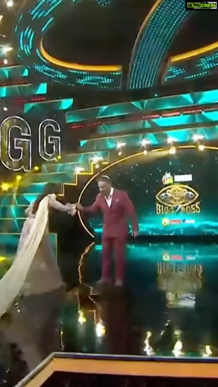 Akshaya Udayakumar - 77K Likes - With all the dreams to fulfill finally on the stage of Bigboss with the legend @ikamalhaasan โค๏ธ
#kamalhaasan #bigbosstamil #bbt #bbtamilseason7 @vijaytelevision