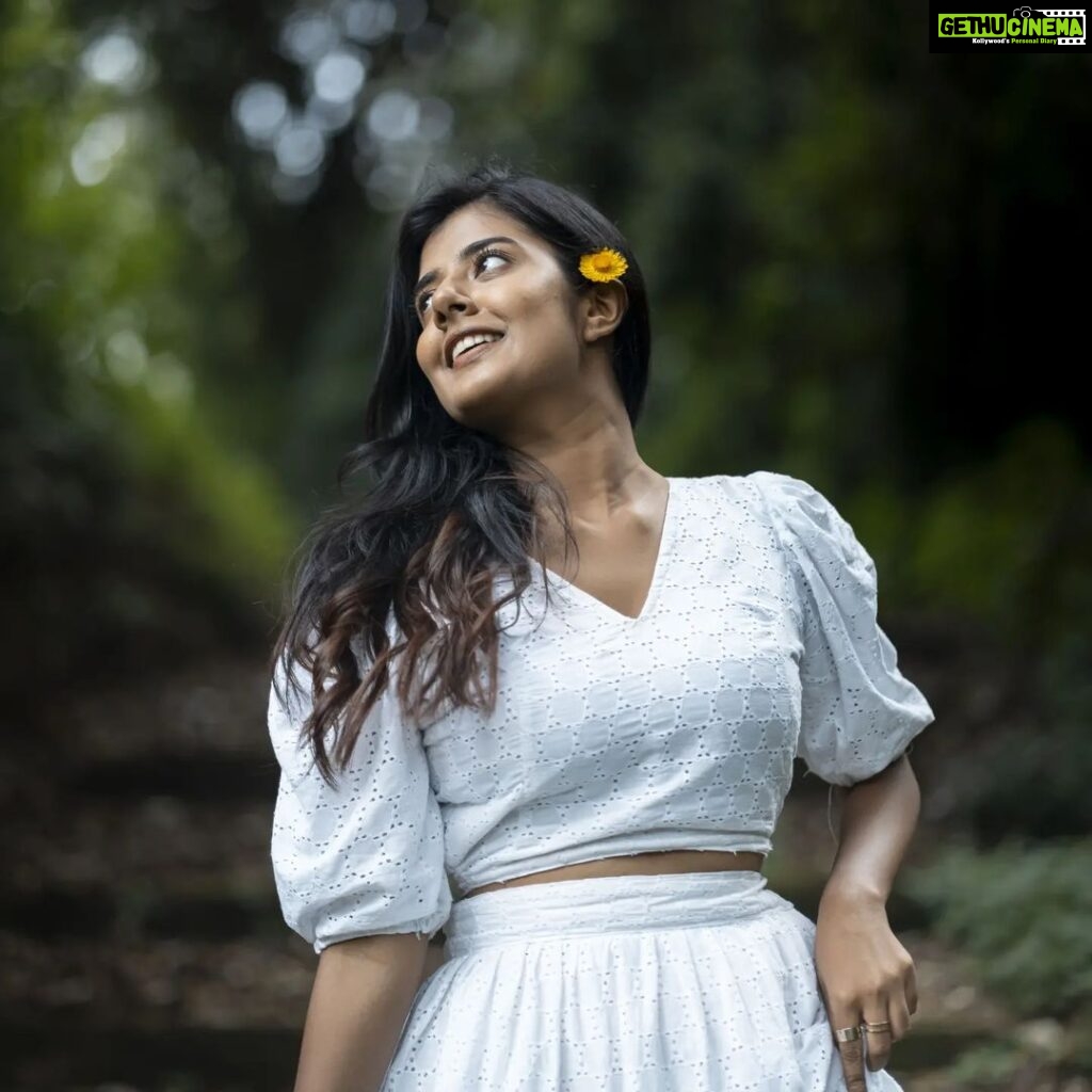 Akshaya Udayakumar Instagram - In her own element ❤✨ COSTUME 👗 : @queen_bee_suji #kuku #bigbosstamil #creator #vijaytv