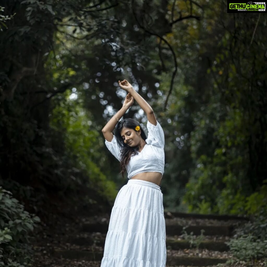 Akshaya Udayakumar Instagram - In her own element ❤️✨ COSTUME 👗 : @queen_bee_suji #kuku #bigbosstamil #creator #vijaytv