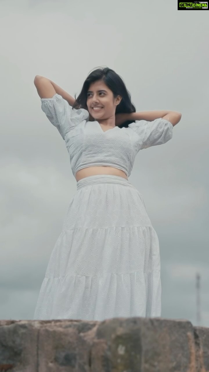 Akshaya Udayakumar - 87K Likes - Hey guys need your support and love โค๏ธ
Please vote before 12pm, 8886602471 give a missed call to this number or please vote in hotstar.