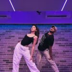 Alaya F Instagram – Hum toh #Chaleya 😋👋🏻 @yasshkadamm 🖤

Choreographed by and in frame @yasshkadamm 
Shot at @beatdancestudioo