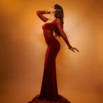 Alaya F Instagram - Shaadi szn and Santa szn are coming up, so we go red 🌹