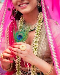 Alisha Prajapati Instagram - As we celebrate this colorful festival, let us take a moment to appreciate the love and devotion between Radha and Krishna. Their divine love story reminds us that true love is selfless, pure and eternal. 
May the colors of Holi bring joy, happiness, and prosperity to your life. Let us all come together to celebrate the victory of good over evil and the triumph of love over hate. 
Wishing the eternal and divine love of Radha Krishna to everyone this Holi. 💗 

For @Asopalav
In frame with me @vishal_d_o_p 
Styling by @drashtigajjar94
Makeup and hair by @aanalsavaliya and team 
Shot by @kpfilms31 @yess_drama