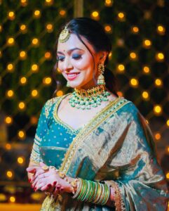 Alisha Prajapati Instagram - the day my bestie married her bestie 🫶🏻 | 14.12.2022

🧷 Look Deets 
Lehenga @jiviva_ 
Jewellery @mansi.jewels 
MUAH @ar_makeupofficial
Nails by @daisynailstudio 
Shot by @karanghodapictures