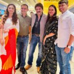 Alisha Prajapati Instagram – THE ONE FROM THE PREMIERE DAY OF @dhuandhaar_film 17-09-2021 ✨ 

An year to this film.🤍✨ 
Those who couldn’t watch it before can now watch in on @shemarooguj and share your valuable feedback. Congratulations @rehan.chaudhary_ To many more ahead. ✨🍀

Sharing few pictures with the loveliest people of my life who always makes sure to be there on my special day. Cannot ask for more. Grateful and Blessed. ♥️ 

Makeup by @ar_makeupofficial 🤍
Styled by @idivyeshtalaviya @styledbydivyesh ✨
Wearing @sewsutra 🌸