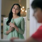 Alisha Prajapati Instagram – Celebrating the sacred bond of trust and togetherness this time with @caratlane @tanishqjewellery 💫

Happy Secrets Ki Rakshabandhan in advance 🎀✨ 

#ad #tanishq #caratlane #alishaprajapati Mumbai, Maharashtra