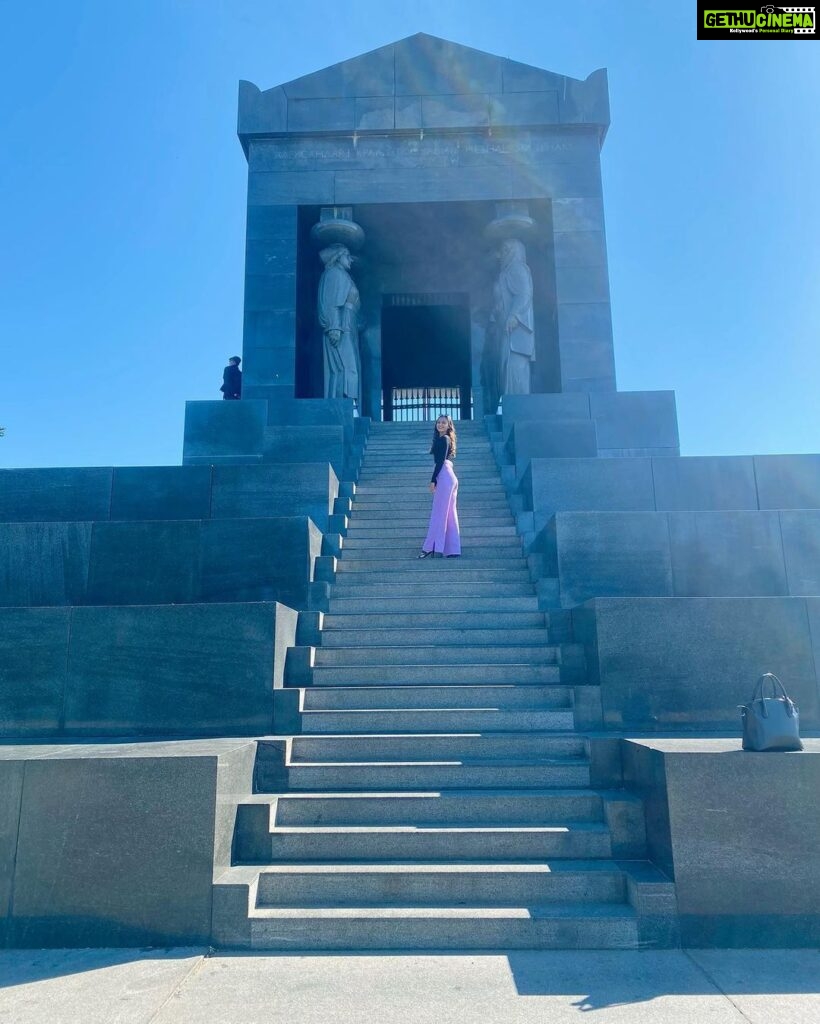 Alisha Prajapati Instagram - Is lilac still in trend or am i late? Monument to the Unknown Hero