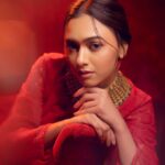 Alisha Prajapati Instagram – Still vibing with ZNMD and painting the world 🌹💫

Photographer: @sarang.sashvat 
Space & Makeup: @aanalsavaliya 
Creative Direction/Stylist: @drashtigajjar94 
Styling Assistance: @rudradave33 

 #redaesthetic #fashion #redworld #pinterest #instafashion #explore #creativedesign #alishaprajapati