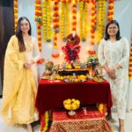 Alisha Prajapati Instagram - Cherish the moments, seek the blessings, and say, 'गणपति बप्पा मोरया' 🙌🌹