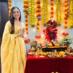 Alisha Prajapati Instagram - Cherish the moments, seek the blessings, and say, 'गणपति बप्पा मोरया' 🙌🌹