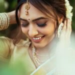 Alisha Prajapati Instagram – माना कि सादगी का दौर नहीं, मगर सादगी से अच्छा कुछ और नहीं! 🤍✨

MUAH by @aanalsavaliya and @team_aanalsavaliyaorange 
Shot by @vishaljoshi0501
Edited by @deepjoshiii_