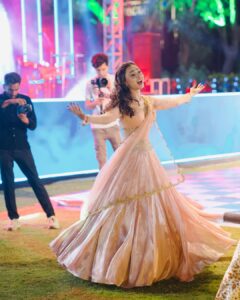 Alisha Prajapati Instagram - When your best friend is the bride, it has to be special ♥️ 
13.12.2022 | Megha & Romil’s Sangeet Night ✨

🧷 Look Deets 
Lehenga @jiviva_ 
Jewellery @mansi.jewels 
MUAH @ar_makeupofficial
Nails by @daisynailstudio 
Shot by @karanghodapictures