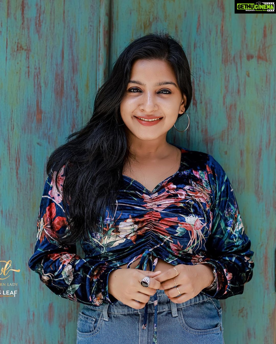 Alphy Panjikaran Instagram - ππ @3leaf_photography πΈ @western_lady_ π #picoftheday #bluelady #weekend #special #instagram #instadaily #happy #peace #love #loveyourself #goodvibes #behappy #explore #kochi #kochidiaries #saturday #vibes #reelsinstagram