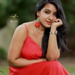 Alphy Panjikaran Instagram - ❤️❤️ @3leaf_photography 📸 @western_lady_ 👗 #picoftheday #instagram #red #color #love #instadaily
