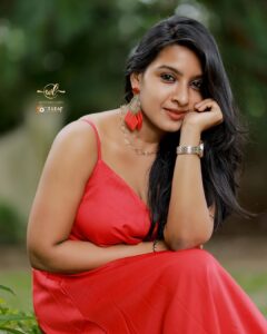 Alphy Panjikaran Instagram - ❤️❤️

@3leaf_photography 📸
@western_lady_ 👗

#picoftheday #instagram #red #color #love #instadaily