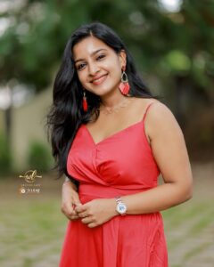 Alphy Panjikaran Instagram - ❤️❤️

@3leaf_photography 📸
@western_lady_ 👗

#picoftheday #instagram #red #color #love #instadaily