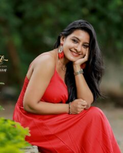 Alphy Panjikaran Instagram - ❤️❤️

@3leaf_photography 📸
@western_lady_ 👗

#picoftheday #instagram #red #color #love #instadaily