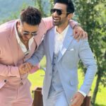 Aly Goni Instagram - My first best friend in mumbai 🫶🏻 our friendship proves that Har din na milne se dosti kam nahi hoti. Aaj bhi isharon mein baat samajh lete hai hum 😂Happy birthday mere bakchod dost ❤️ wish u all the happiness and success in life.. love u bro