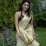 Ameya Mathew Instagram - ലോകത്തിന്റെ എല്ലാ കോണിലുമുള്ള മലയാളികൾക്ക് എൻറെ ഹൃദയം നിറഞ്ഞ 'കേരള പിറവി ആശംസകള്‍' !🙏🏻💫🤍😌 . 📸 @athulraj_photoplay 💄 @neethusmruthy . #keralapiravi #keralite #godsowncountry #❤️ Kochi, India