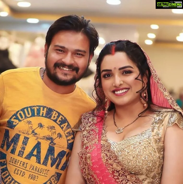 Amrapali Dubey Instagram - Happiest birthday @siddharth_singh0070 🥰😘 hamesha khush raho bhai 😘♥️ aur ab papa ban gaye ho ab toh bade ho jao 😜