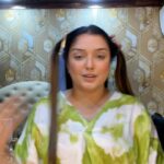 Amrapali Dubey Instagram - Main toh bohot shanti se hair and make up karati hun baba 🙃🙈