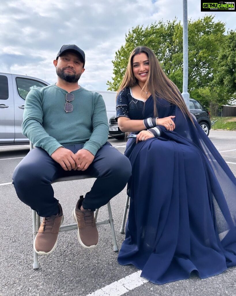 Amrapali Dubey Instagram - Filming with my favourite @chandra_pant sir after a very long time 🥰 the Director and action director of #NIRAHUACHALALLONDON 🥰🫶🏻 #NH4 #GMG3