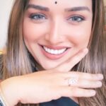 Amrapali Dubey Instagram - सुनीं, चाहे रोपनी चाहे कटनी, साथे रहल जायी बस 🥀♥️ Especially for you @rituchauhan02 baby 😘 London, United Kingdom