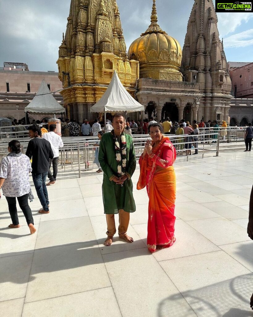 Amrapali Dubey Instagram - जय हो बाबा काशी विश्वनाथ 🥰🙏🏻😍 #harharmahadev🙏🌿🕉 श्री काशी विश्वनाथ मंदिर, वाराणसी