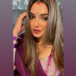 Amrapali Dubey Instagram - Call me classic 💜 London, United Kingdom