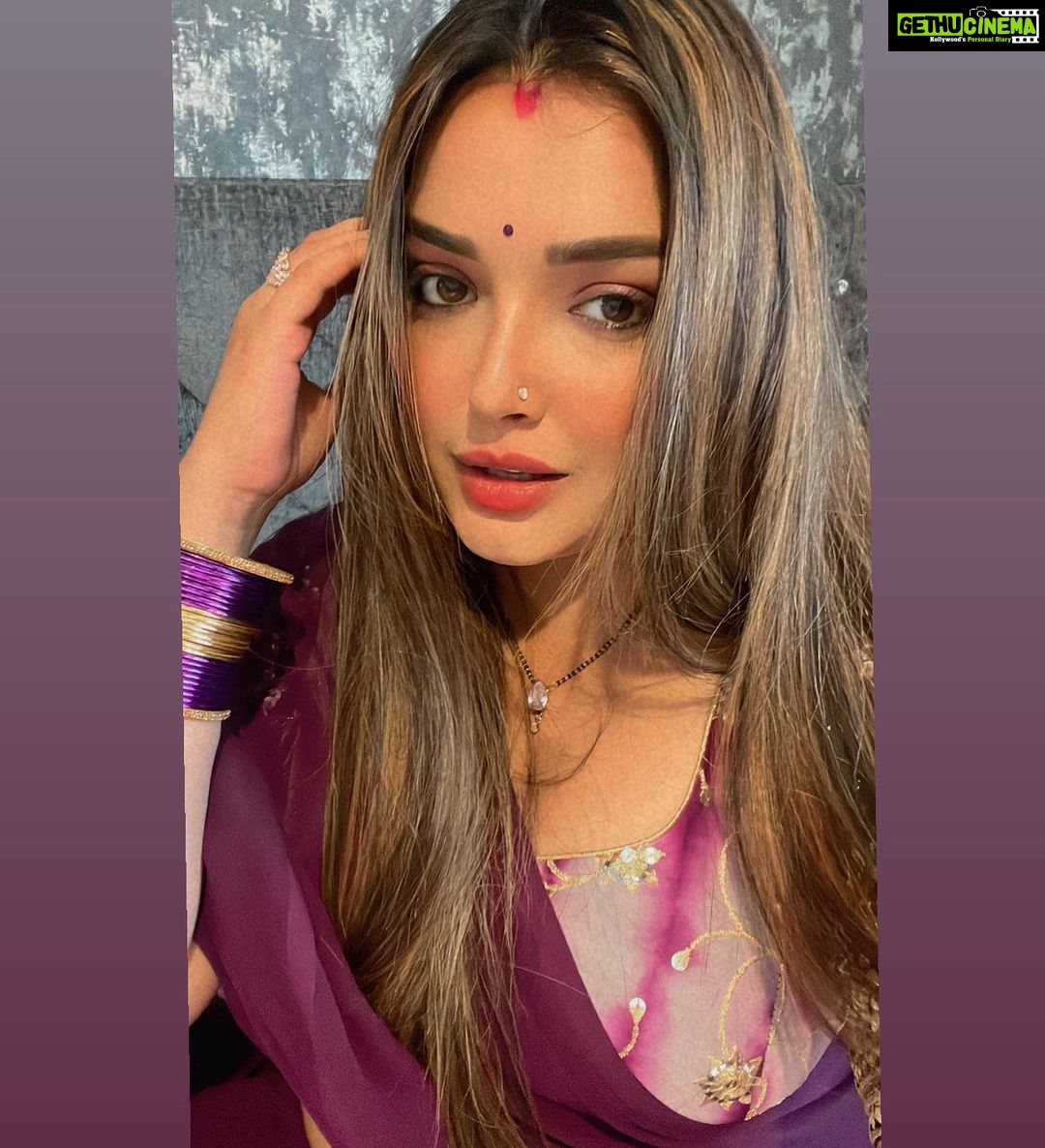 Amrapali Dubey Instagram - Call me classic 💜 London, United Kingdom