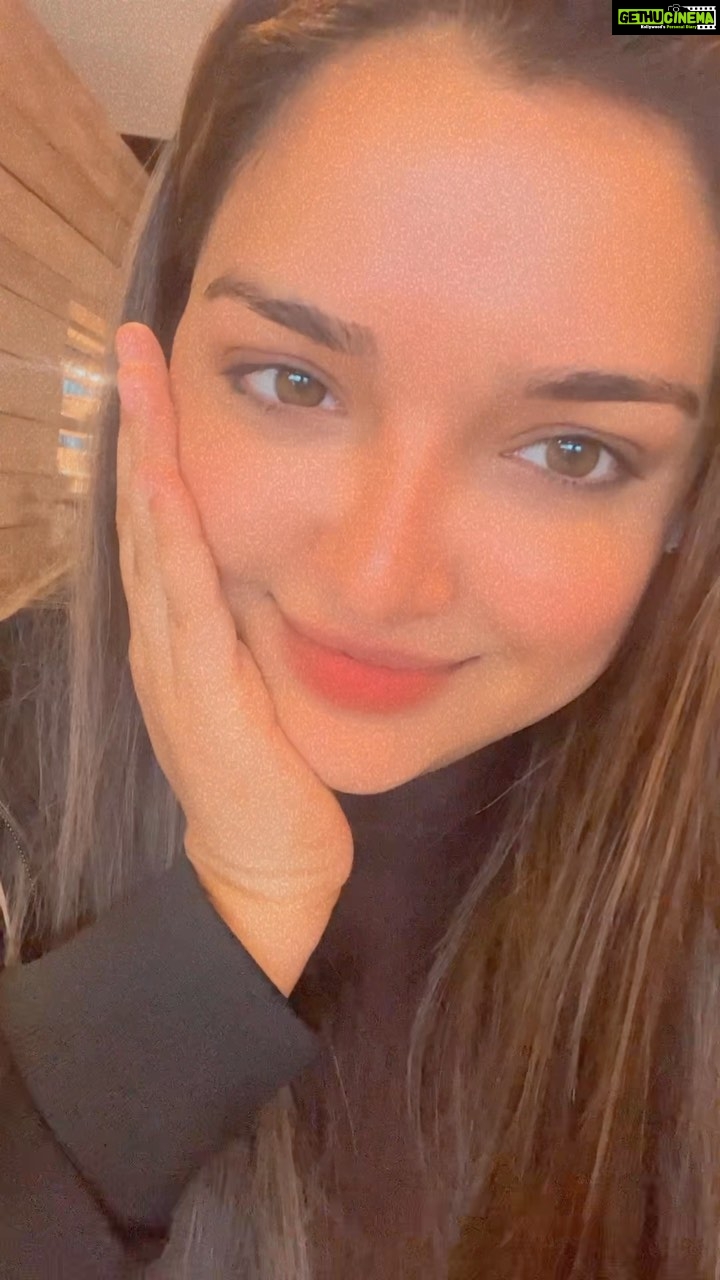 Amrapali Dubey Instagram - Again a @priyankasingh999 ‘s song that I love a lot 🥰🫶🏻 #aayimilankiraat watch the song now on @enterr10rangeela YouTube channel ♥️