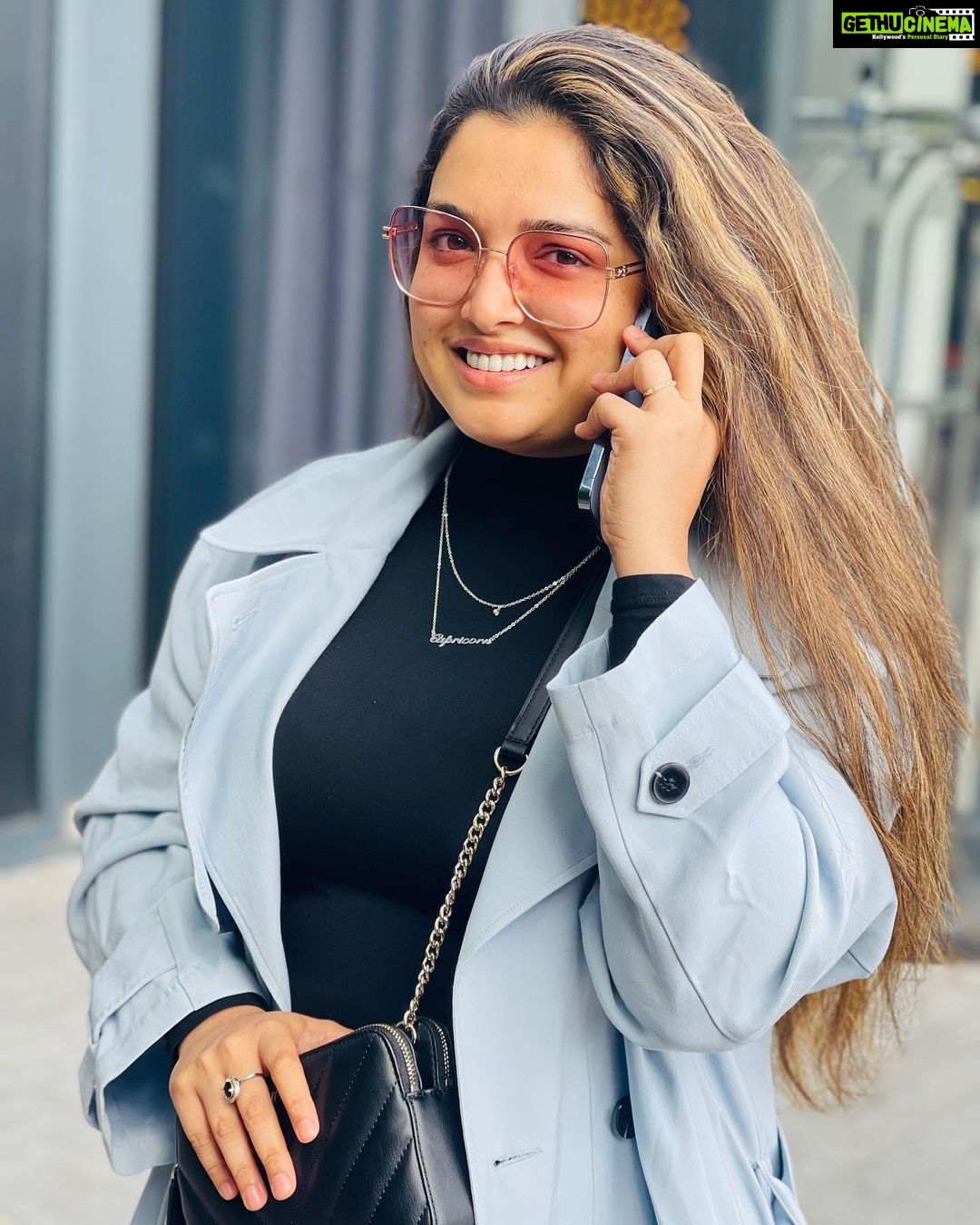 Amrapali Dubey Instagram - 🦋 London United Kindon