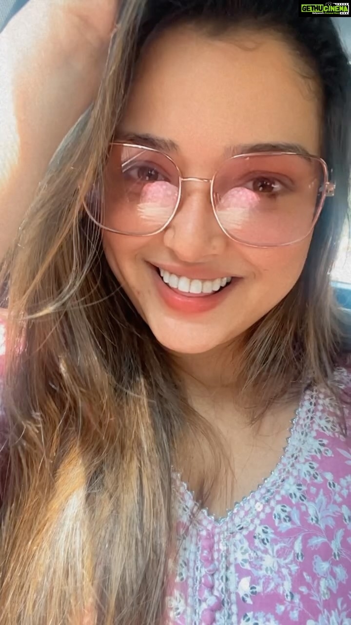 Amrapali Dubey Instagram - I can’t explain how important this movie and this song has been in my life 😍🥰 love you mama @santoshmishra320 and bhai @ananjayraghuraj007 for this one ♥️ #patnasepakistan