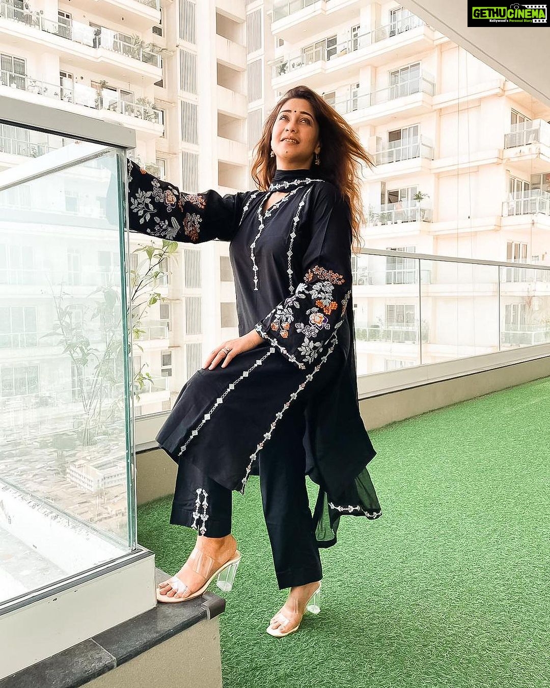 Amrapali Gupta Instagram - 🌟 𝗘𝘅𝗰𝗶𝘁𝗶𝗻𝗴 𝗡𝗲𝘄𝘀! 🌟𝗱𝗲𝗹𝗶𝗴𝗵𝘁𝗲𝗱 𝘁𝗼 𝗮𝗻𝗻𝗼𝘂𝗻𝗰𝗲 𝘁𝗵𝗮𝘁 𝗛𝗮𝗮𝘆 𝘄𝗶𝗶 𝗯𝗲 𝗮𝘁 𝘁𝗵𝗲 𝗥𝗶𝘃𝗮𝗮𝘇 𝗘𝘅𝗵𝗶𝗯𝗶𝘁𝗶𝗼𝗻 𝗼𝗻 𝗡𝗼𝘃𝗲𝗺𝗯𝗲𝗿 𝟯𝗿𝗱 & 𝟰𝘁𝗵, 𝟮𝟬𝟮𝟯. 𝗚𝗲𝘁 𝗿𝗲𝗮𝗱𝘆 𝗳𝗼𝗿 𝗮𝗻 𝗲𝘅𝗰𝗹𝘂𝘀𝗶𝘃𝗲 𝘀𝗻𝗲𝗮𝗸 𝗽𝗲𝗲𝗸 𝗮𝘁 𝘁𝗵𝗲𝗶𝗿 𝗹𝗮𝘁𝗲𝘀𝘁 𝗰𝗼𝗹𝗹𝗲𝗰𝘁𝗶𝗼𝗻 𝗮𝗻𝗱 𝘀𝗼𝗺𝗲 𝗶𝗻𝗰𝗿𝗲𝗱𝗶𝗯𝗹𝗲 𝗳𝗮𝘀𝗵𝗶𝗼𝗻 𝗶𝗻𝘀𝗽𝗶𝗿𝗮𝘁𝗶𝗼𝗻. #𝗛𝗮𝗮𝘆𝗔𝘁𝗥𝗶𝘃𝗮𝗮𝘇 #𝗙𝗮𝘀𝗵𝗶𝗼𝗻𝗶𝘀𝘁𝗮 #𝗥𝗶𝘃𝗮𝗮𝘇𝗘𝘅𝗵𝗶𝗯𝗶𝘁𝗶𝗼𝗻