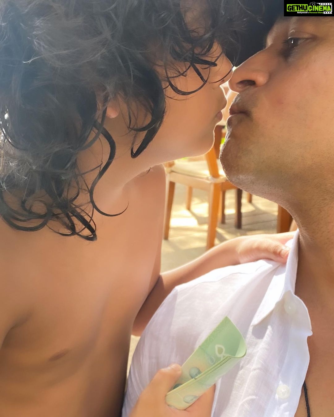 Amrita Arora Instagram - My ‘Ray of light’ My ‘Ray of life’ My ‘Ray of sunshine ‘ Our Ray’aan ! It’s so amazing to be loved by you n to love you ! Happy 11 my ‘Ray of Hope ‘ !Be the Ray of light to one and all my precious pudding !❤️❤️❤️❤️ @shaklad