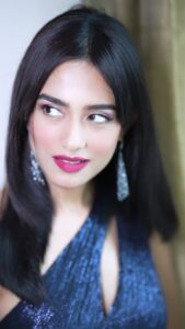 Amrita Rao Instagram - Hellooo MY INSTEES 😘  Your #desikorean doll is back ( as some of you call me 😅.... 
Acha suno .. if You Could TIME TRAVEL which moment would you choose to Go Back To ? 

I think for me it would be Christmas 2009 the walk down the slope from MountMary Church .. 

Abhi Aap Batao ?

#timetravel  #timetraveller #instagramindia #trendingreels #trendingsongs  #trending